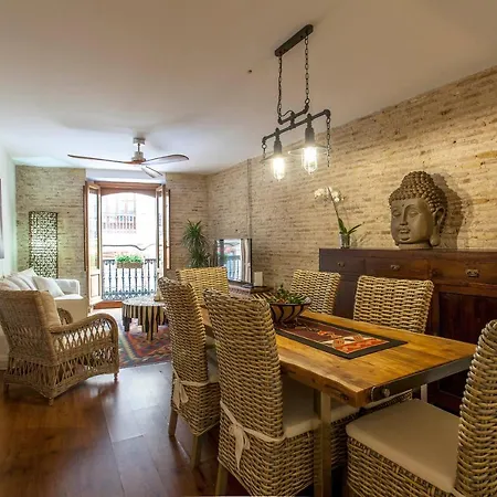 Luxurious & Alluring In Historic Town Apartment