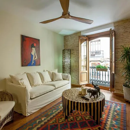 Luxurious & Alluring In Historic Town Apartment