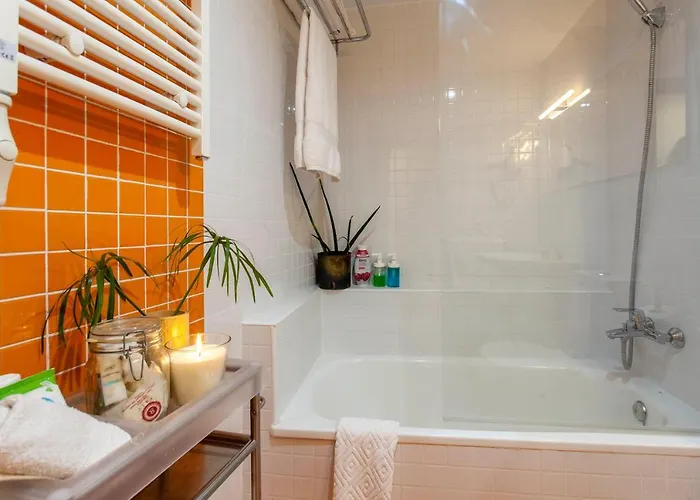 Luxurious & Alluring In Historic Town * Valencia
