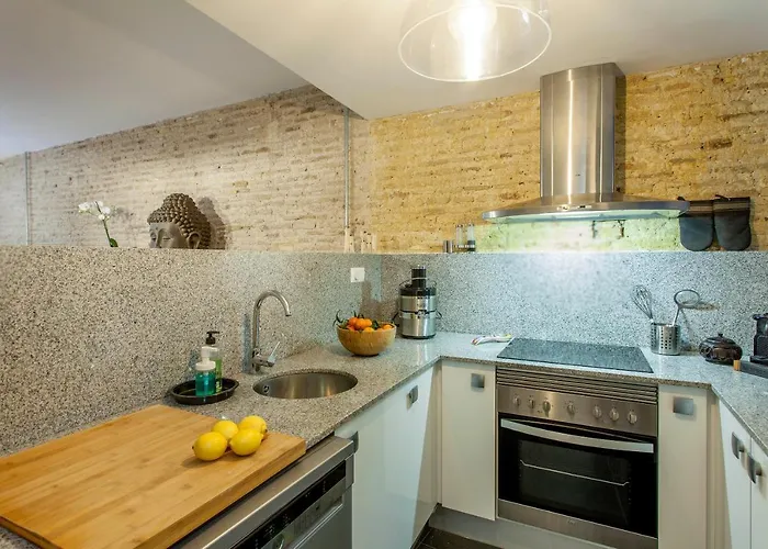 Luxurious & Alluring In Historic Town *