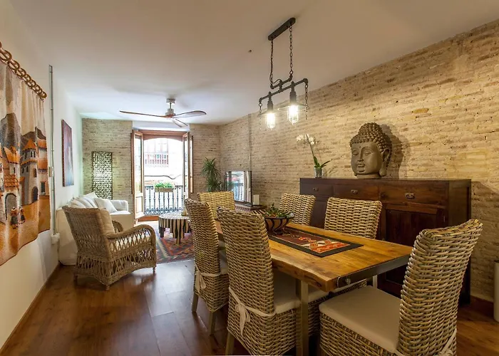 Luxurious & Alluring In Historic Town Appartement